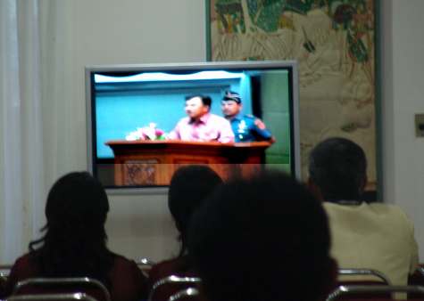 Sewa TV Plasma - Bank Indonesia